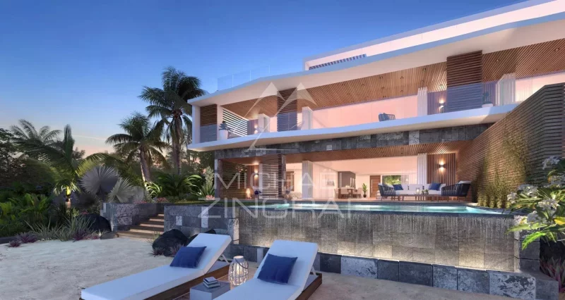 BALACLAVA: Seafront apartment on the first floor