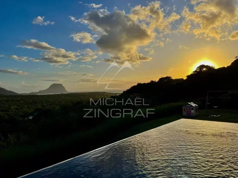 Villa in einer Wohnanlage mit atemberaubendem Blick auf den Morne Brabant