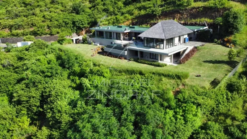 Villa in einer Wohnanlage mit atemberaubendem Blick auf den Morne Brabant
