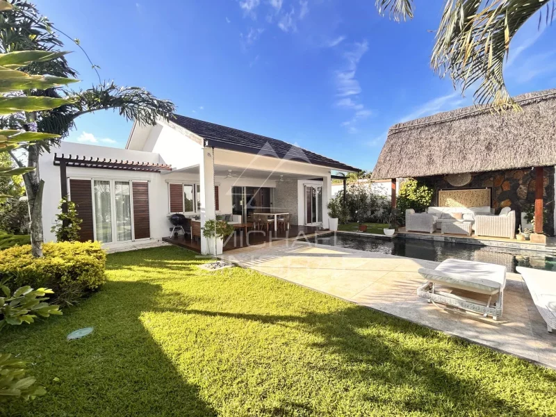 Villa located in a secure residence in Grand Baie