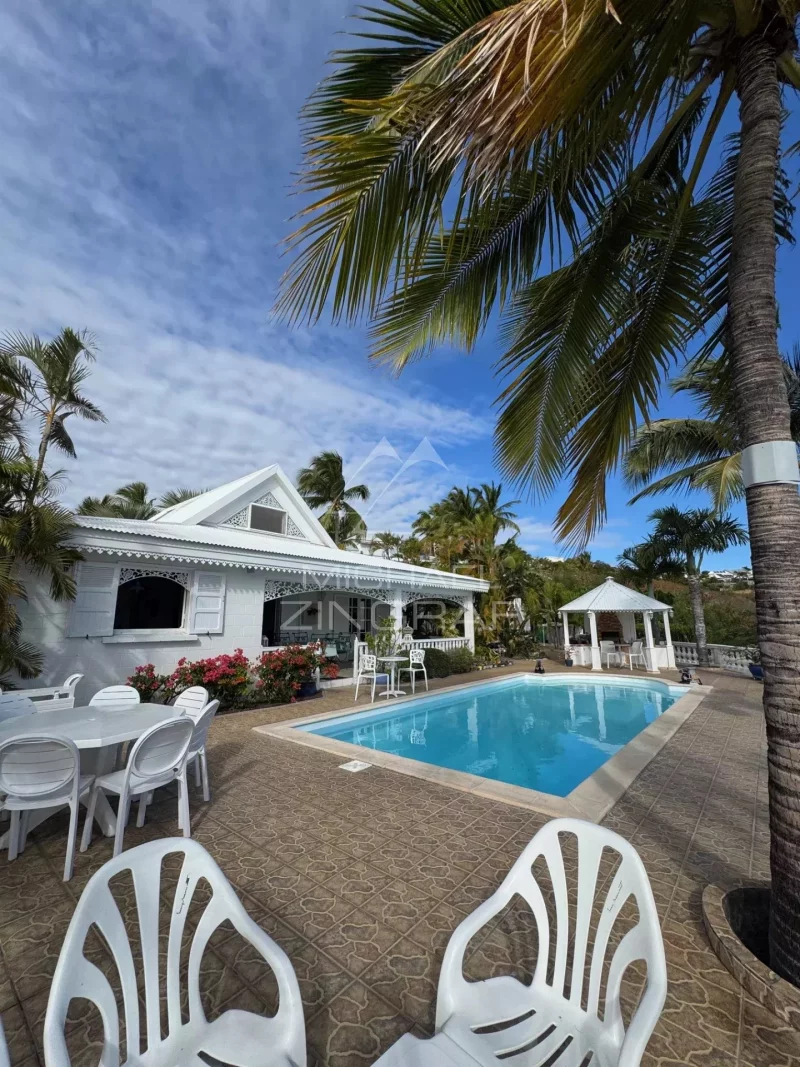 Villa d’Exception avec Vue Mer à Saint-Gilles-les-Bains